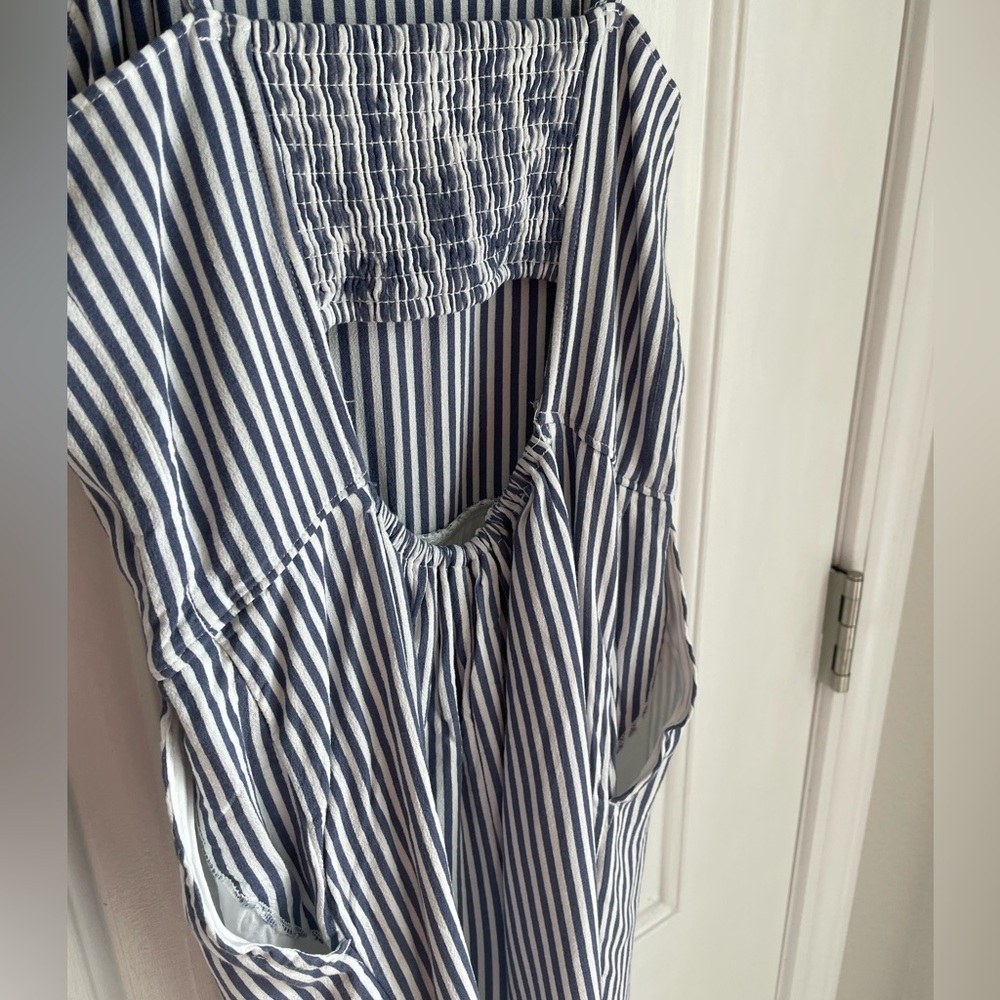 🛍️ Cute A&F Romper 🛍️ - Picture 5 of 6